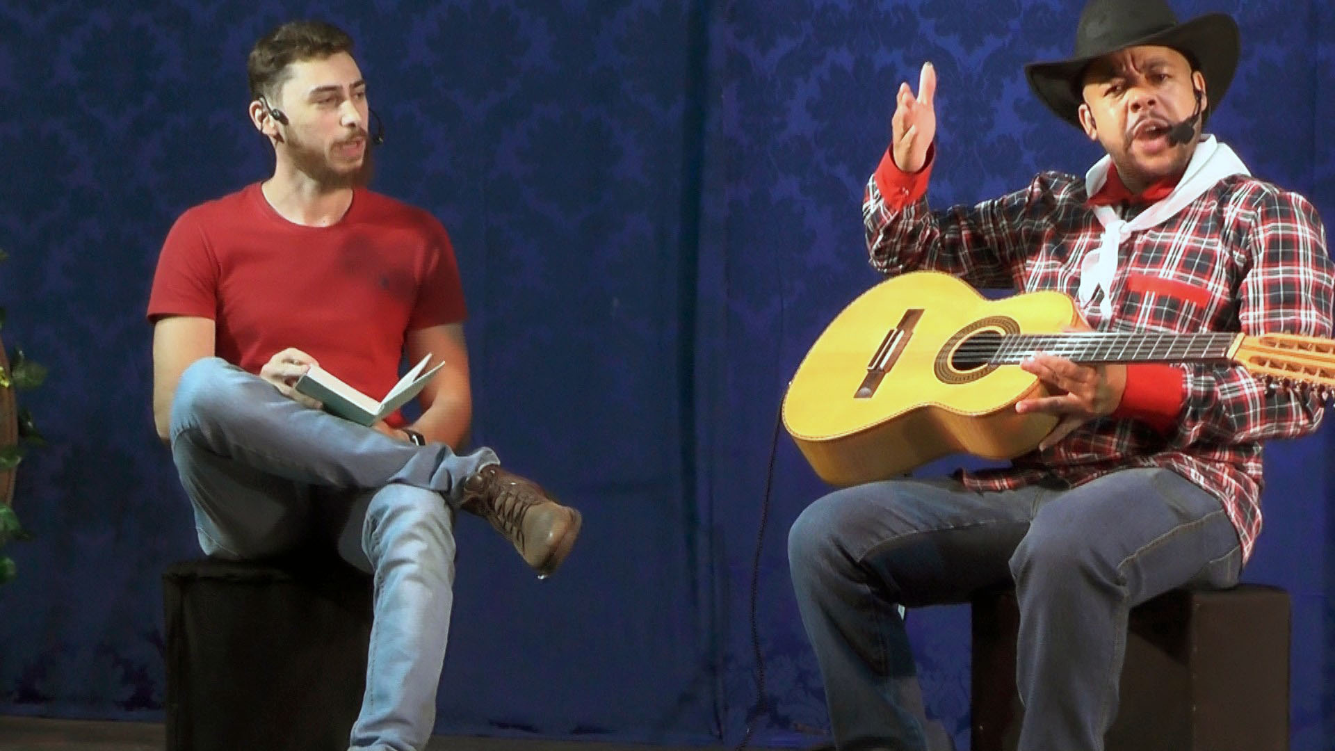 Alunos se apresentando