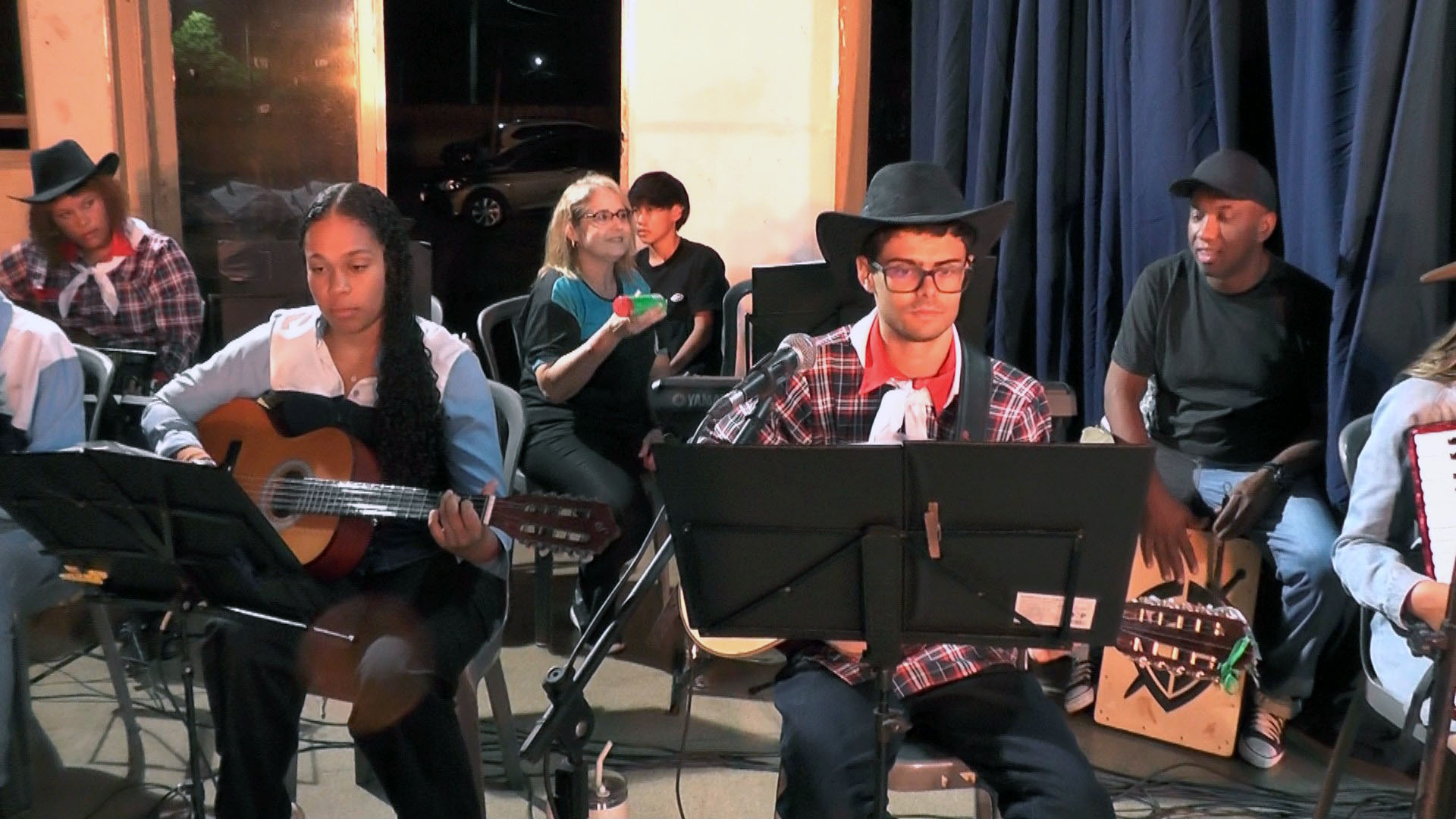 Alunos se apresentando