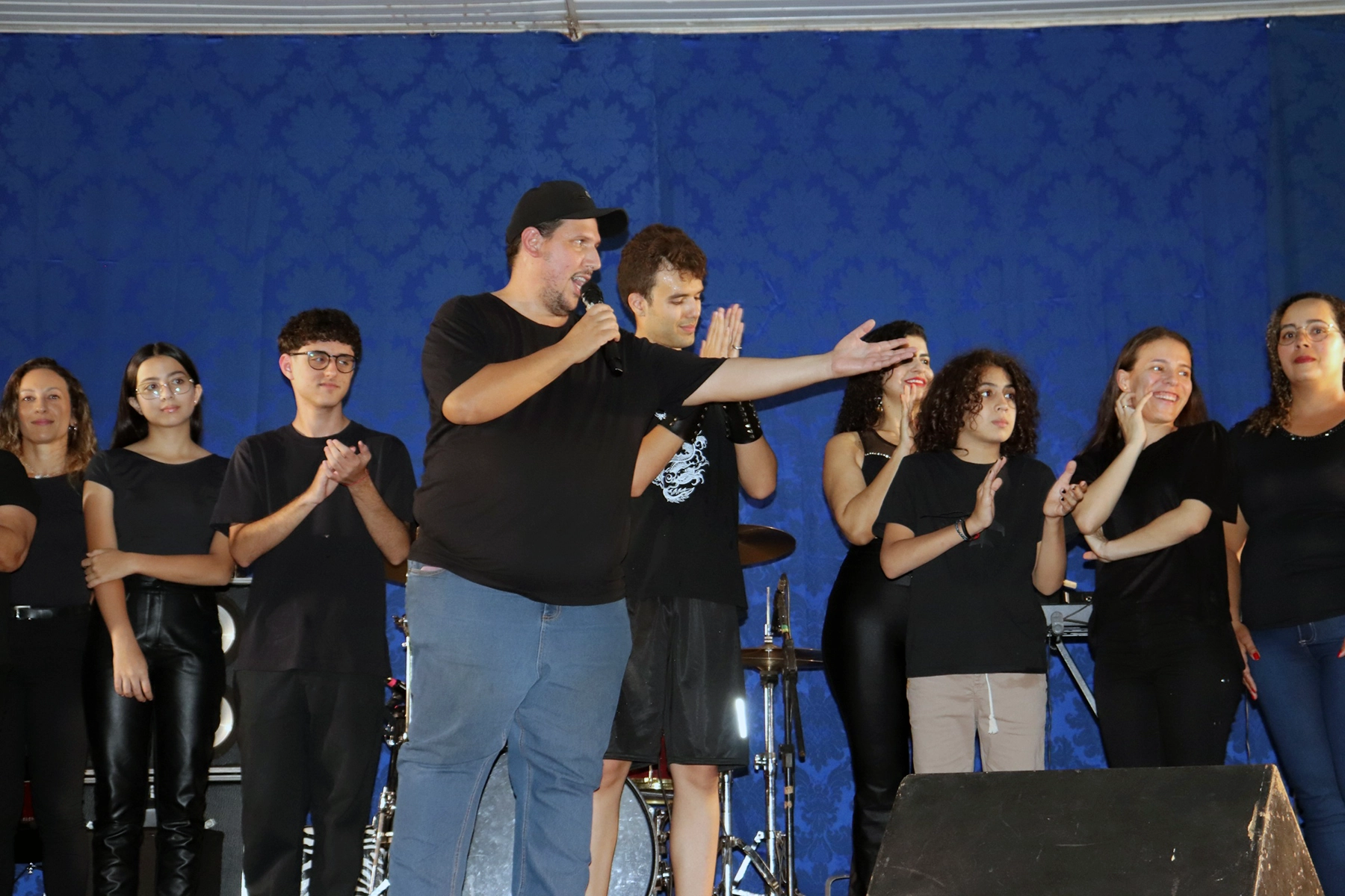 Apresentação Musical Túnel do Tempo: Renato Russo