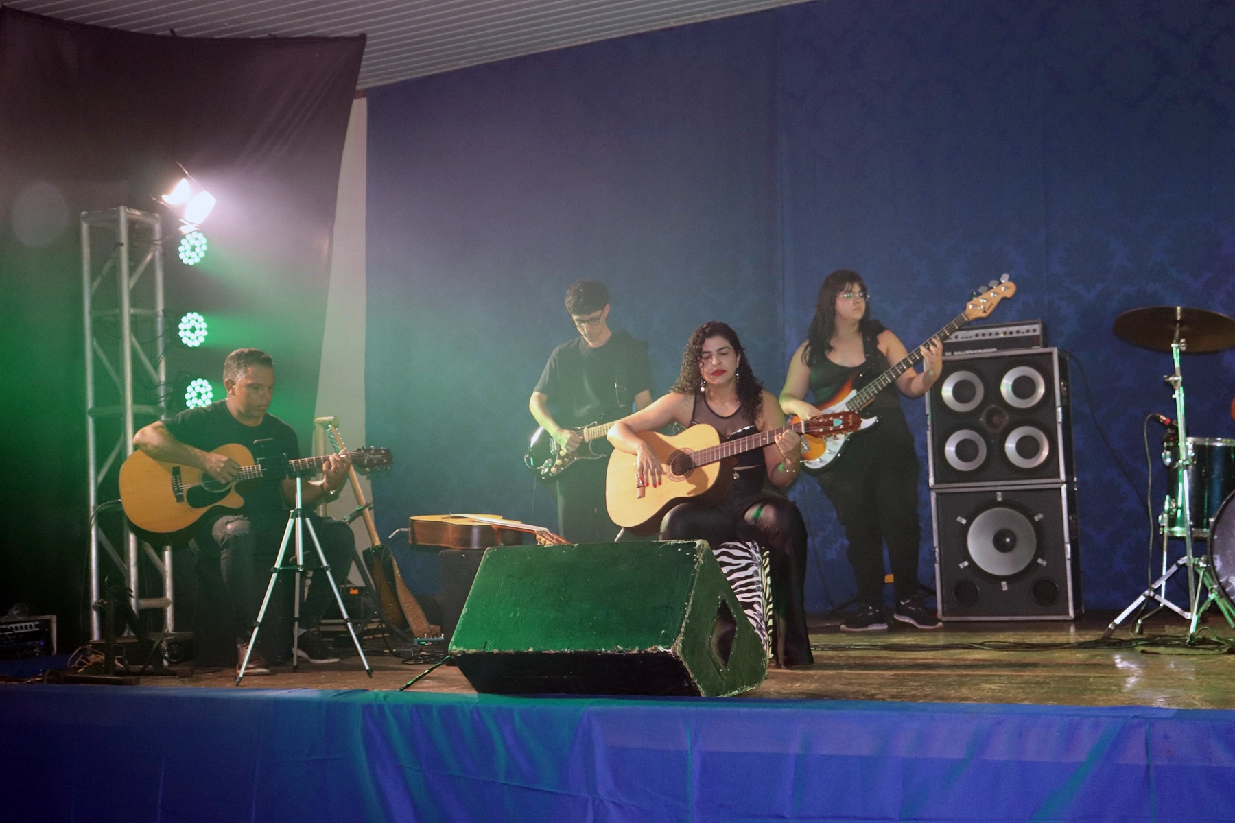 Apresentação Musical Túnel do Tempo: Renato Russo