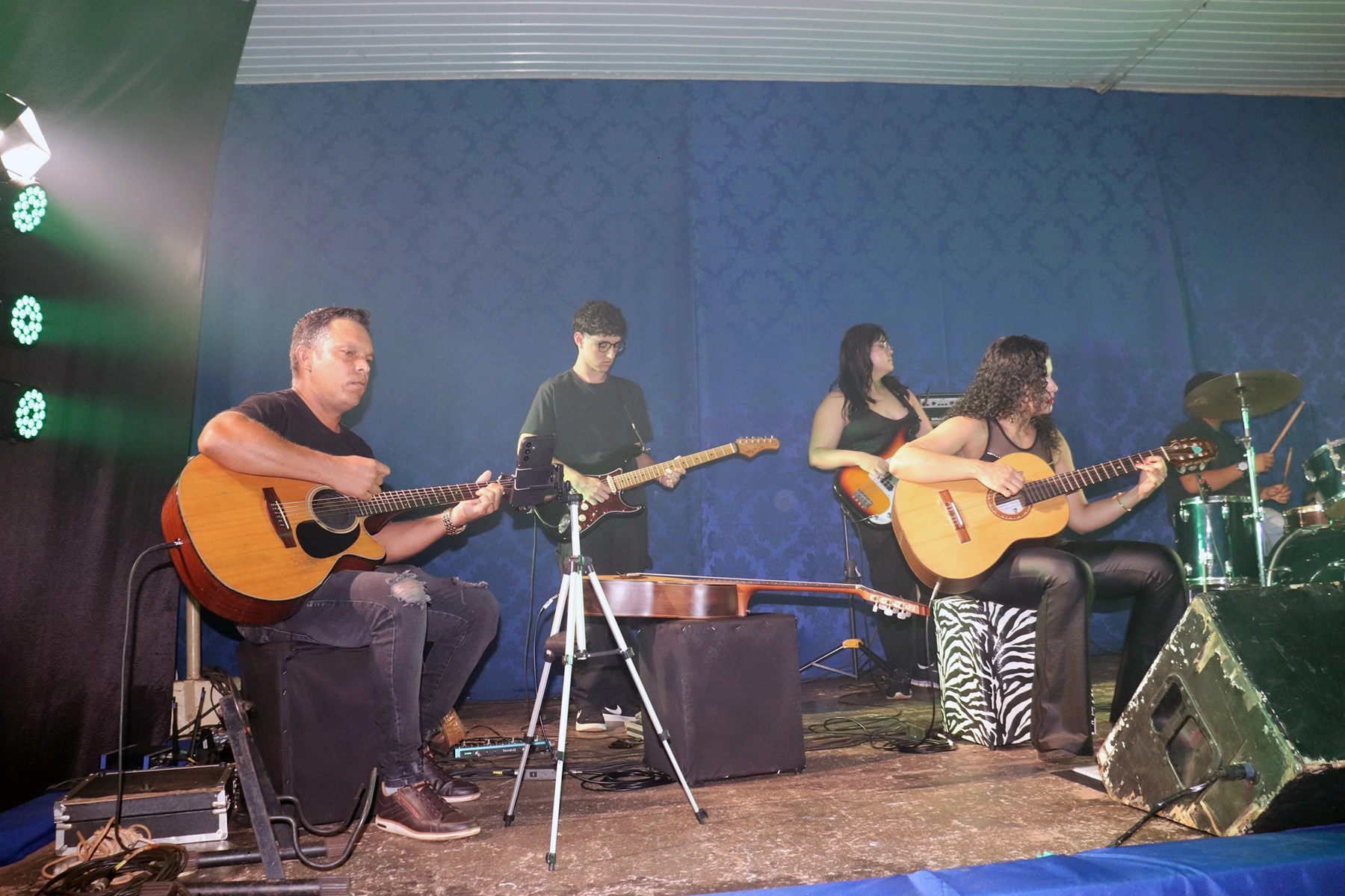 Apresentação Musical Túnel do Tempo: Renato Russo