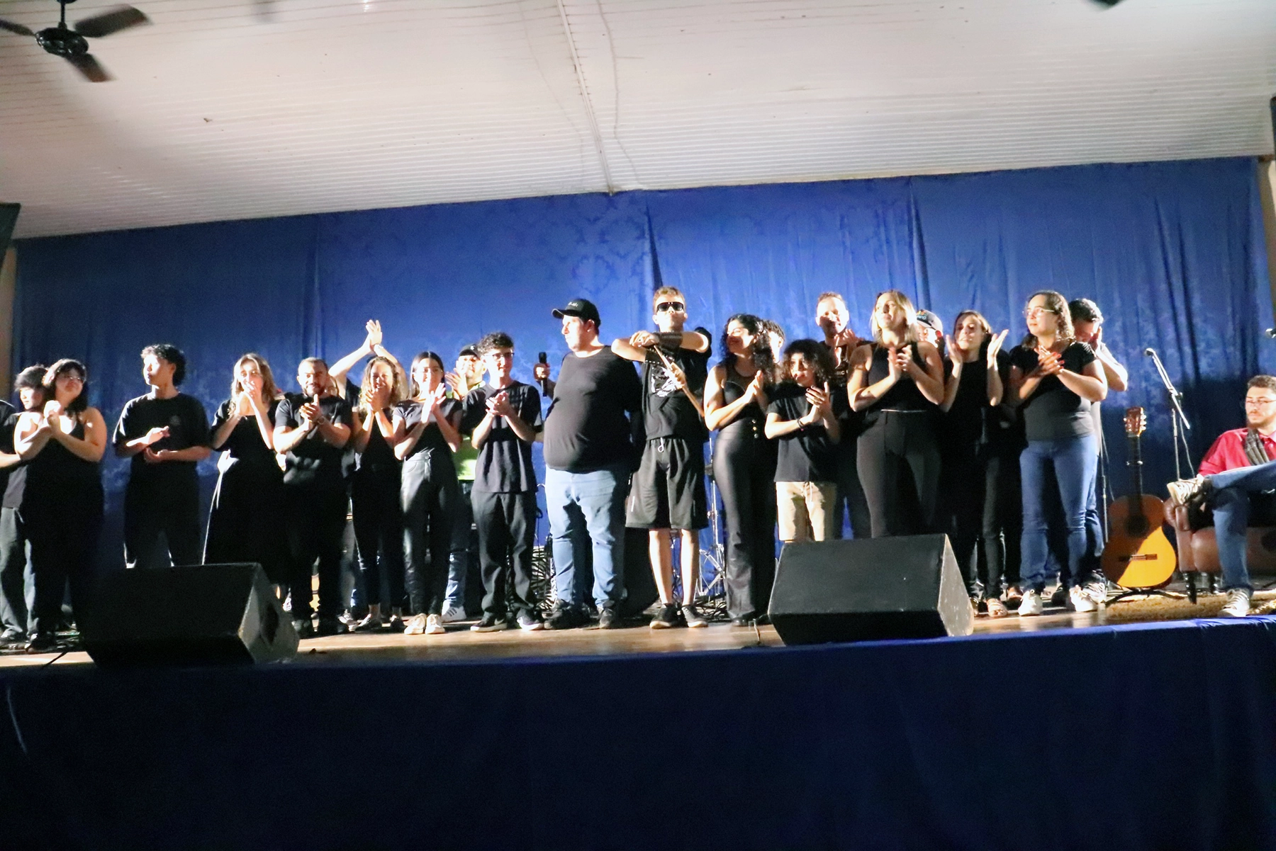 Apresentação Musical Túnel do Tempo: Renato Russo